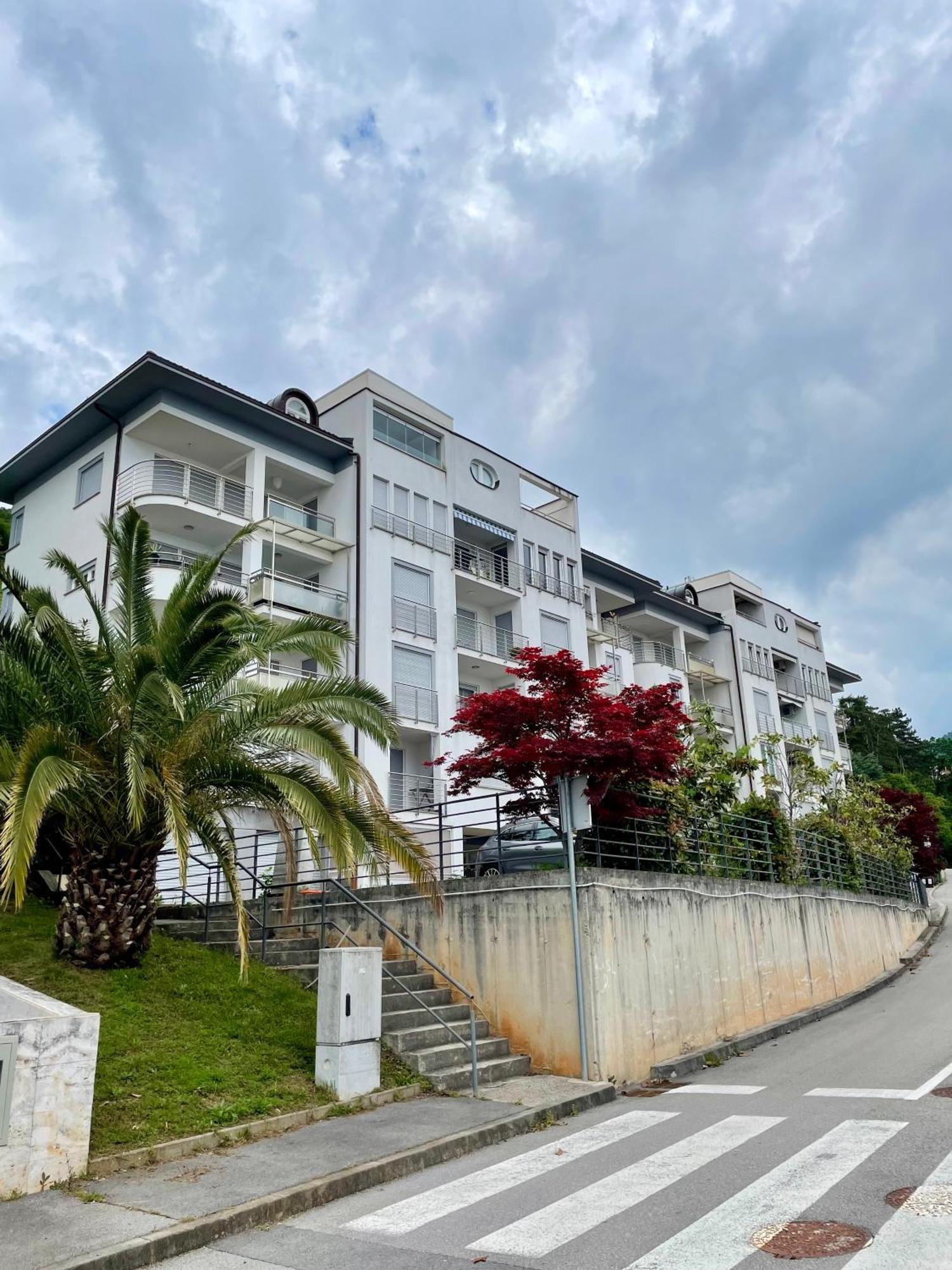 Old Lady Opatija Apartment Luaran gambar