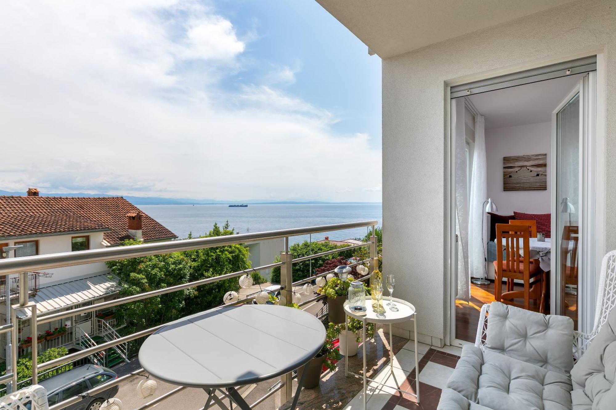 Old Lady Opatija Apartment Luaran gambar